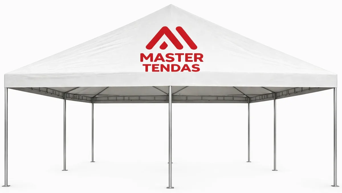 Tenda piramidal branca com a marca Master Tendas